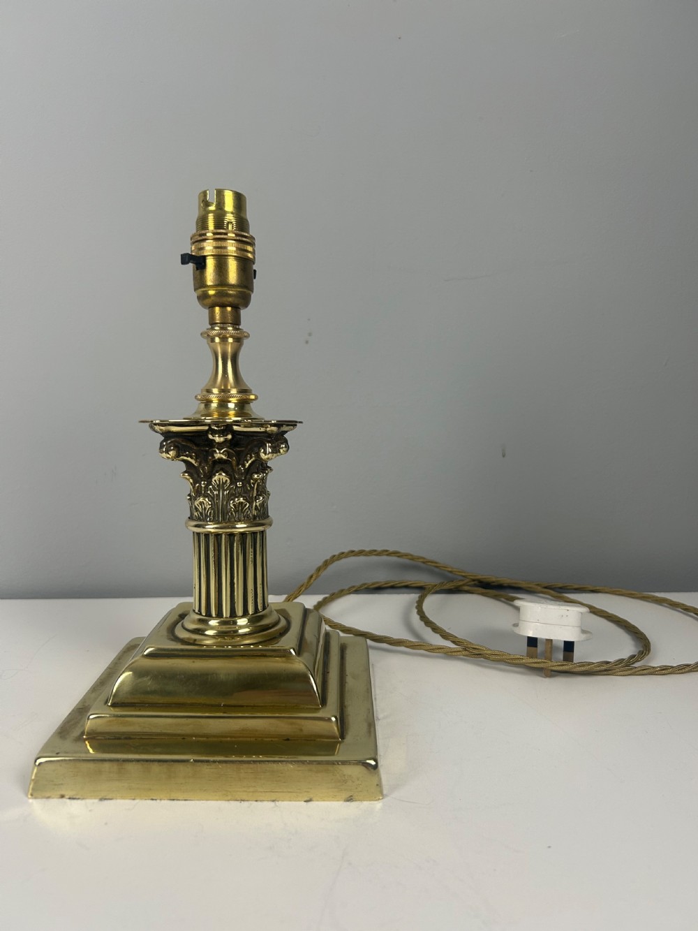 Stubby Victorian Brass Corinthian Column Table Lamp View X