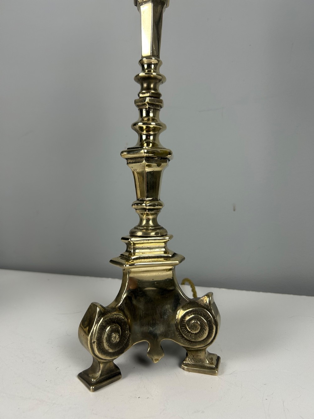 French Polished Brass Altar Table Lamp View VIII