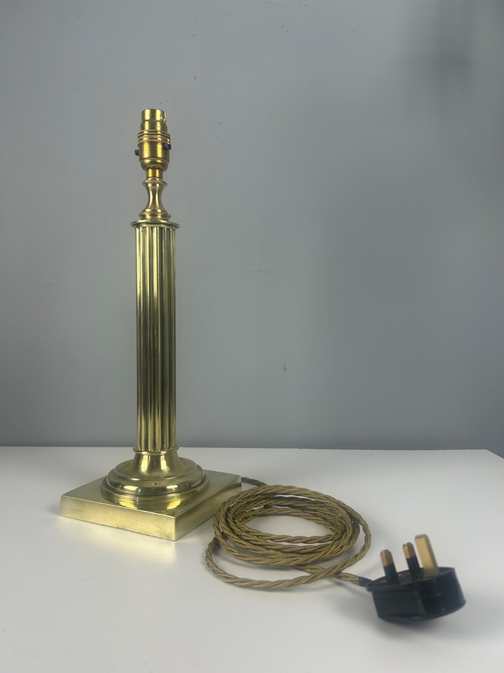 Quality Victorian Brass Column Table Lamp, Rewired  View VI