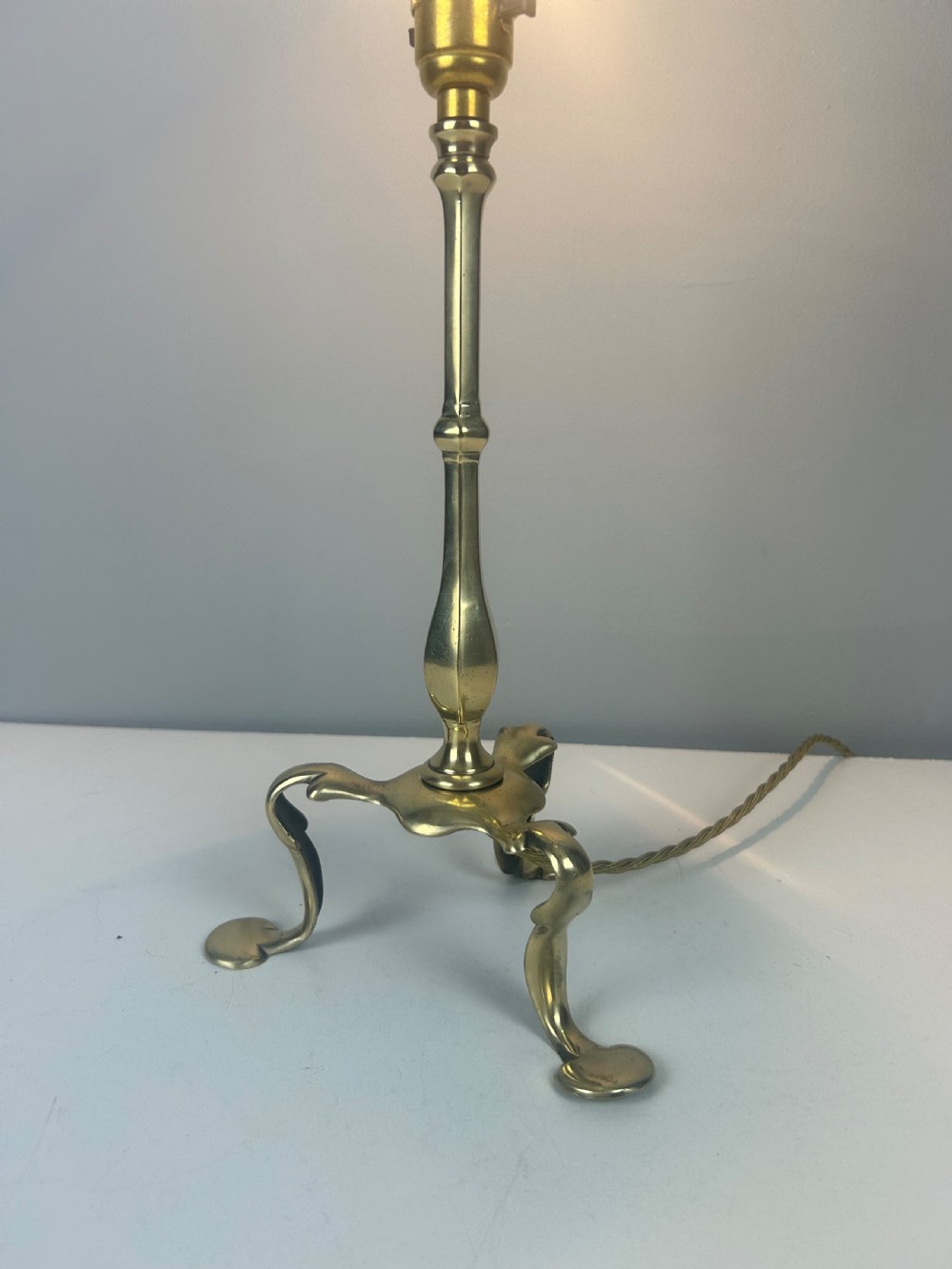 Brass Pullman Table Lamp, Rewired And Pat Tested View V