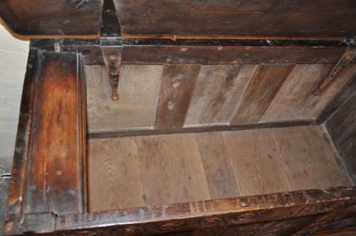 OAK COFFER - ADDITIONAL PHOTO 6