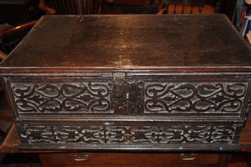 oak box - CATEGORY: ANTIQUE BOXES - DATED BEFORE 1700