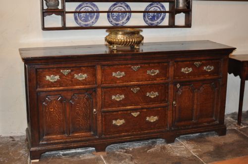 oak dresser - CATEGORY: ANTIQUE SIDEBOARDS - DATED 1700