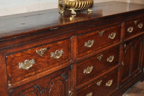 OAK DRESSER - ADDITIONAL PHOTO 2