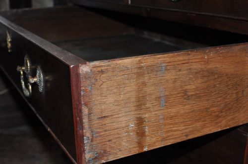 MAHOGANY CHEST OF DRAWS - ADDITIONAL PHOTO 3