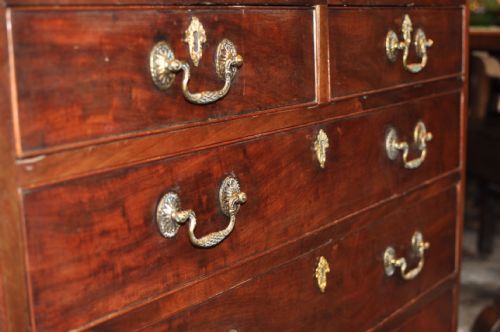 MAHOGANY CHEST OF DRAWS - ADDITIONAL PHOTO 4