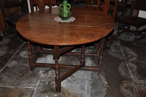 gateleg table - CATEGORY: ANTIQUE TABLES - DATED 1700
