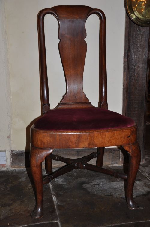queen ann walnut side chair - CATEGORY: ANTIQUE CHAIRS - DATED 1700