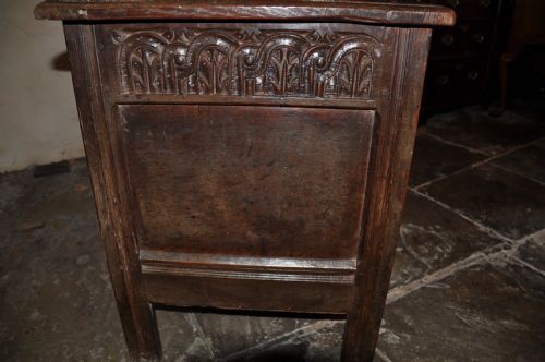 17TH CENTURY DEVON COFFER - ADDITIONAL PHOTO 7