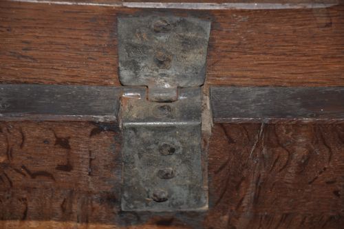 17TH CENTURY DEVON COFFER - ADDITIONAL PHOTO 11