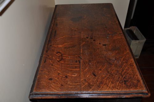 FIGURED OAK CHEST OF SMALL PROPORTIONS - ADDITIONAL PHOTO 5