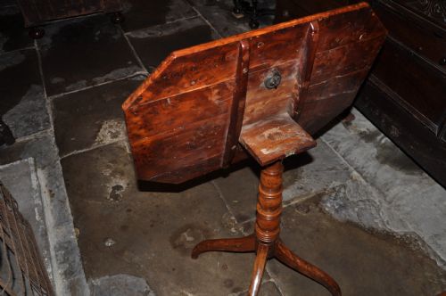BURR YEW WOOD TABLE - ADDITIONAL PHOTO 4