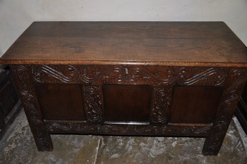 OAK COFFER - ADDITIONAL PHOTO 2