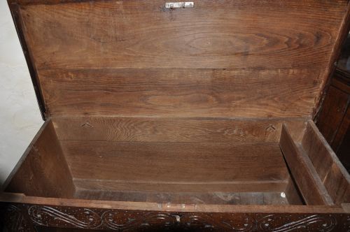 OAK COFFER - ADDITIONAL PHOTO 4