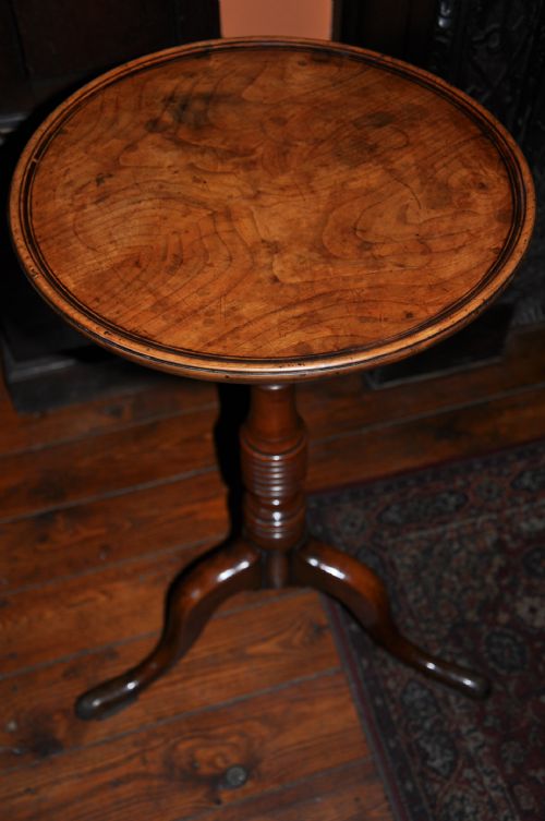 CHERRY WOOD TRIPOD TABLE - ADDITIONAL PHOTO 3