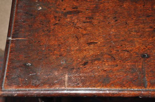 SMALL OAK CENTER TABLE - ADDITIONAL PHOTO 2