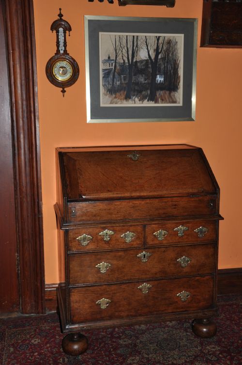 SMALL OAK BUREAU - ADDITIONAL PHOTO 1