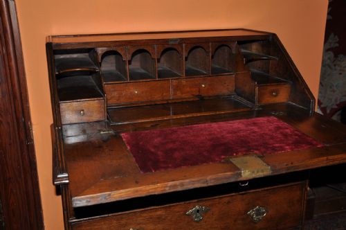 SMALL OAK BUREAU - ADDITIONAL PHOTO 5