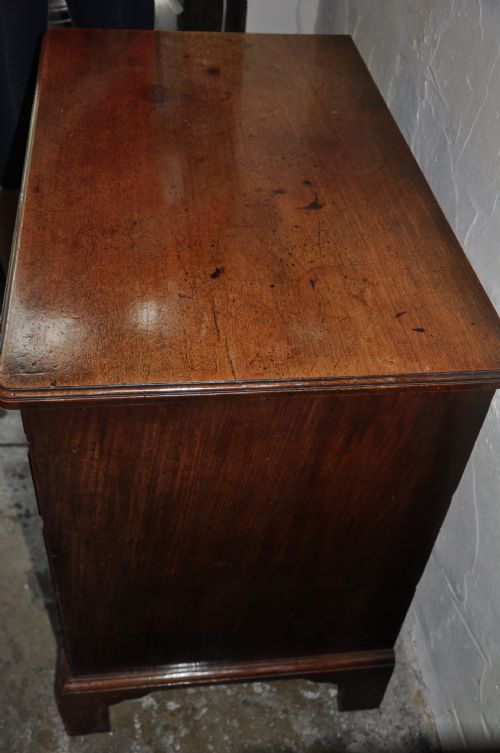 MAHOGANY KNEEHOLE DESK - ADDITIONAL PHOTO 1