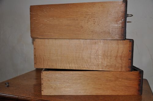 MAHOGANY KNEEHOLE DESK - ADDITIONAL PHOTO 10