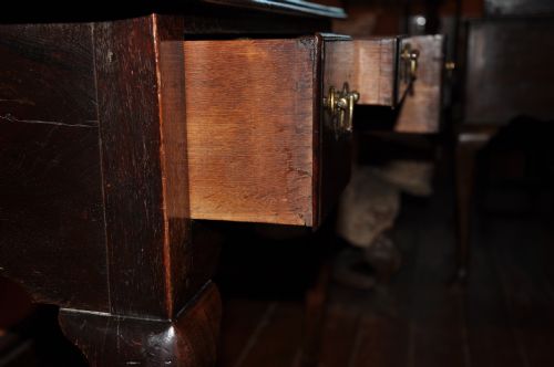 VIRGINIA WALNUT LOWBOY - ADDITIONAL PHOTO 1