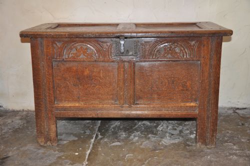 oak coffer - CATEGORY: ANTIQUE CHESTS - DATED 1700
