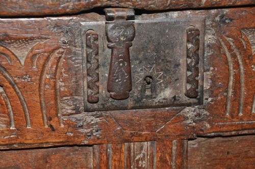 OAK COFFER - ADDITIONAL PHOTO 5