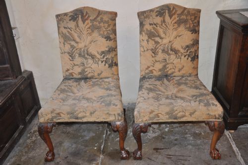 A PAIR OF WALNUT SIDE CHAIRS - ADDITIONAL PHOTO 4