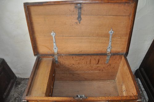 16TH CENTURY NONSUCH CHEST - ADDITIONAL PHOTO 2