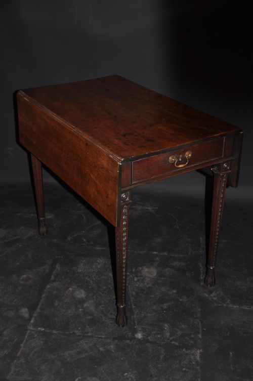 MAHOGANY PEMBROKE TABLE - ADDITIONAL PHOTO 1