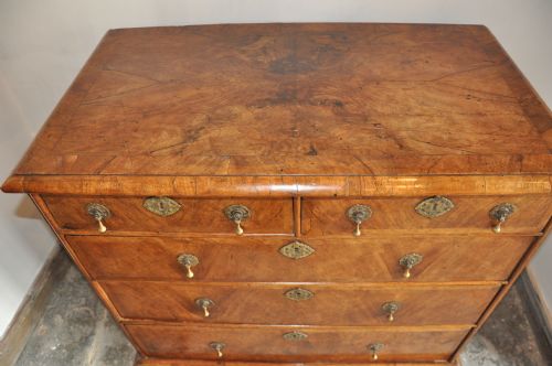 17TH CENTURY WALNUT CHEST OF DRAWERS - ADDITIONAL PHOTO 2