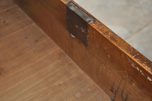 17TH CENTURY WALNUT CHEST OF DRAWERS - ADDITIONAL PHOTO 5