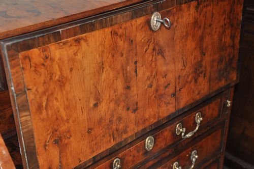 18TH CENTURY YEW WOOD BUREAU - ADDITIONAL PHOTO 5