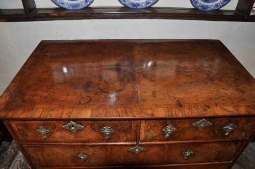 WILLIAM AND MARY WALNUT CHEST OF DRAWERS - ADDITIONAL PHOTO 2