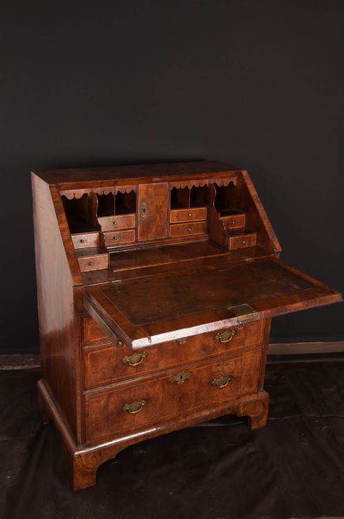 QUEEN ANN WALNUT BUREAU - ADDITIONAL PHOTO 2