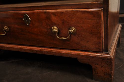 SMALL 18TH CENTURY MAHOGANY CHEST OF DRAWERS - ADDITIONAL PHOTO 7