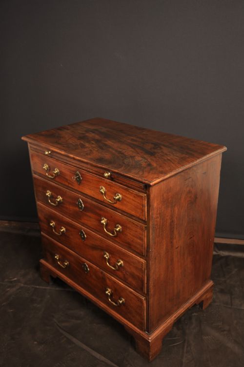 SMALL 18TH CENTURY MAHOGANY CHEST OF DRAWERS - ADDITIONAL PHOTO 9