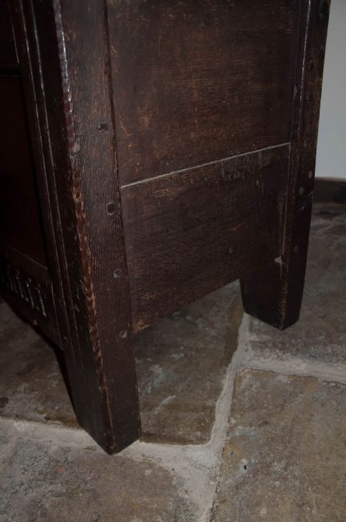 17TH CENTURY OAK COFFER - ADDITIONAL PHOTO 1