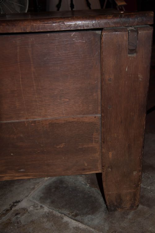 17TH CENTURY OAK COFFER - ADDITIONAL PHOTO 10