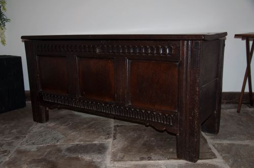 17th century oak coffer - CATEGORY: ANTIQUE CHESTS - DATED BEFORE 1700