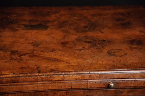 18TH CENTURY WALNUT CHEST OF DRAWERS - ADDITIONAL PHOTO 2