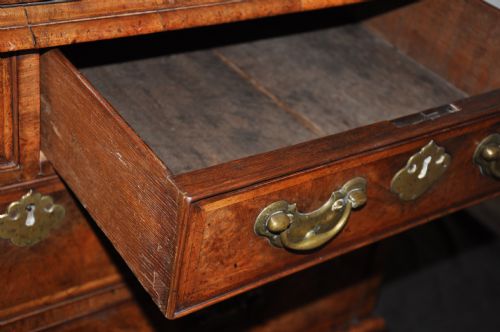EARLY 18TH CENTURY BURR WALNUT BUREAU - ADDITIONAL PHOTO 3