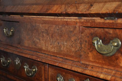 EARLY 18TH CENTURY BURR WALNUT BUREAU - ADDITIONAL PHOTO 6
