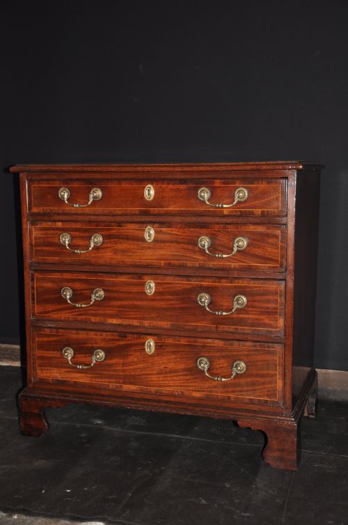 fine 18th century mahogany and kingwood banded chest - CATEGORY: ANTIQUE CHEST OF DRAWERS - DATED 1750