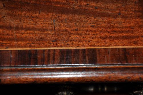 FINE 18TH CENTURY MAHOGANY AND KINGWOOD BANDED CHEST - ADDITIONAL PHOTO 3