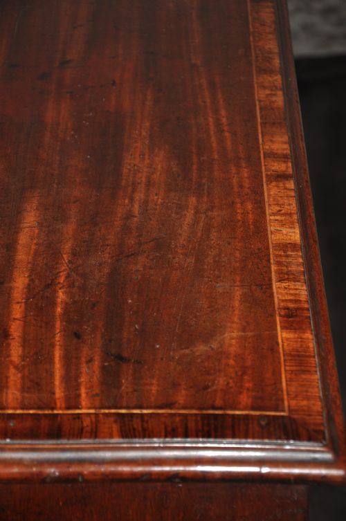 FINE 18TH CENTURY MAHOGANY AND KINGWOOD BANDED CHEST - ADDITIONAL PHOTO 4