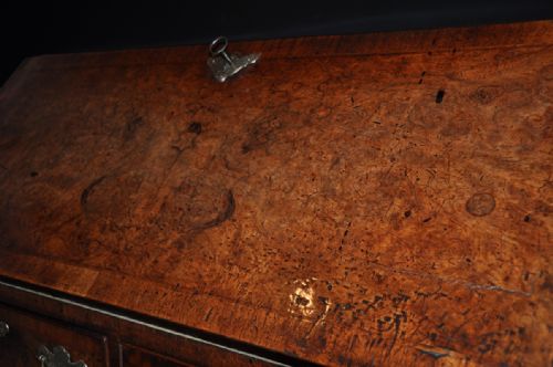 EARLY 18TH CENTURY BURR WALNUT BUREAU - ADDITIONAL PHOTO 2