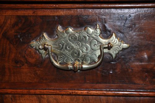 QUEEN ANN WALNUT KNEEHOLE DESK - ADDITIONAL PHOTO 4