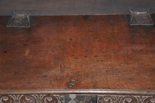 EARLY 17TH CENTURY OAK BIBLE BOX - ADDITIONAL PHOTO 2