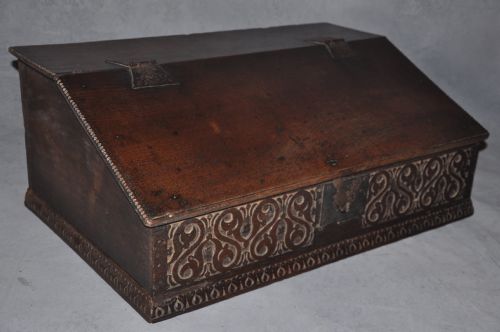 EARLY 17TH CENTURY OAK BIBLE BOX - ADDITIONAL PHOTO 5